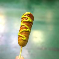 7 Langkah Mudah Bikin Corn Dogs, Camilan Hits Ala Korea. Nggak Perlu Jajan Lagi Jadinya!