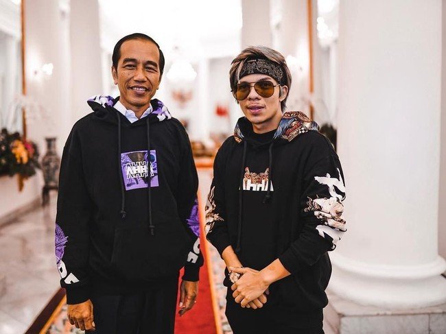 Mencintai Sekaligus Membenci Atta Halilintar. Youtuber Sukses yang Sering Dihujat Netizen! 5 Mencintai Sekaligus Membenci Atta Halilintar. Youtuber Sukses yang Sering Dihujat Netizen!