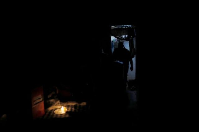 13 Potret dari Babak Terbaru Penderitaan Warga Venezuela. 70% Wilayahnya Kini Gelap Gulita