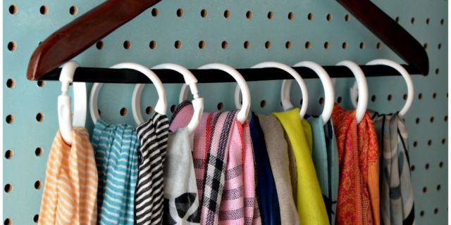 7 Cara Kreatif Menyiasati Lemari Pakaian yang Terlihat Penuh Agar Muat Lebih Banyak Lagi