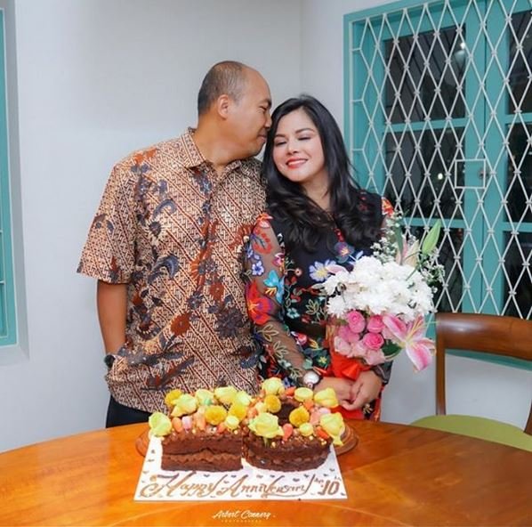 Mengenal Lebih Dekat Viens Tasman, Ibu Rachel Vennya yang Dicap Sosialita Rendah Hati
