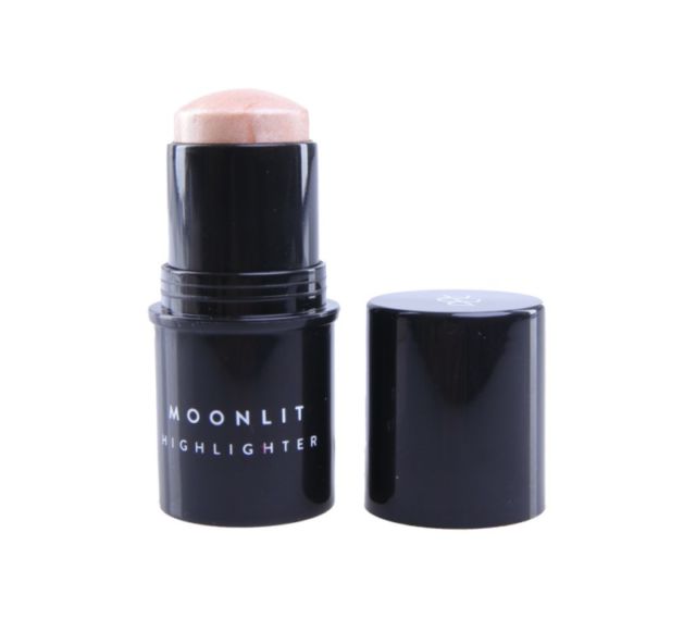 Demi Kilau Wajah yang Lebih Mentereng dari Masa Depanmu, Cek 9 Rekomendasi Highlighter Lokal Ini Yuk