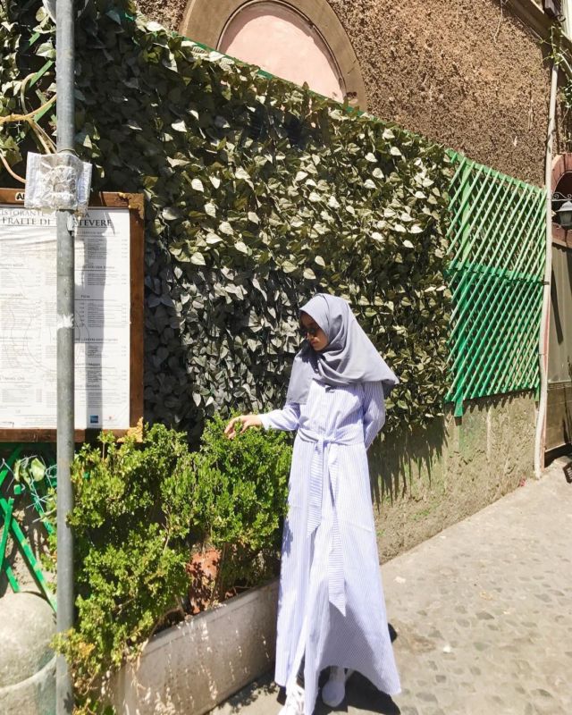 Mengulik 9 Ide Padu Padan Busana Hijab Manis ala Wirda Mansur. Nyaman dan Sopan, Sudah Pasti!