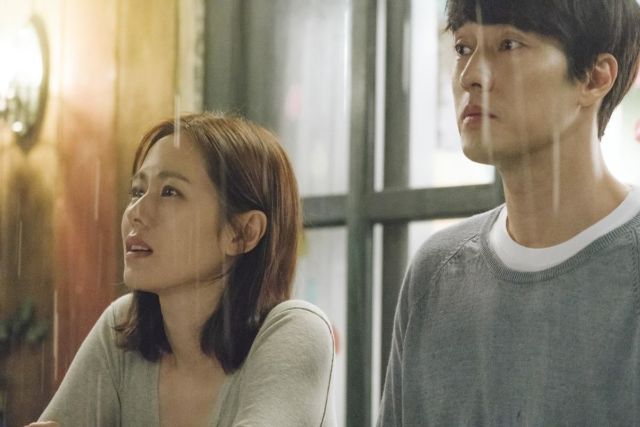 8 Film yang Bakal Buatmu Patah Hati, Meski Lagi Nggak Punya Pacar. Sedih Kebawa Dramanya :'(