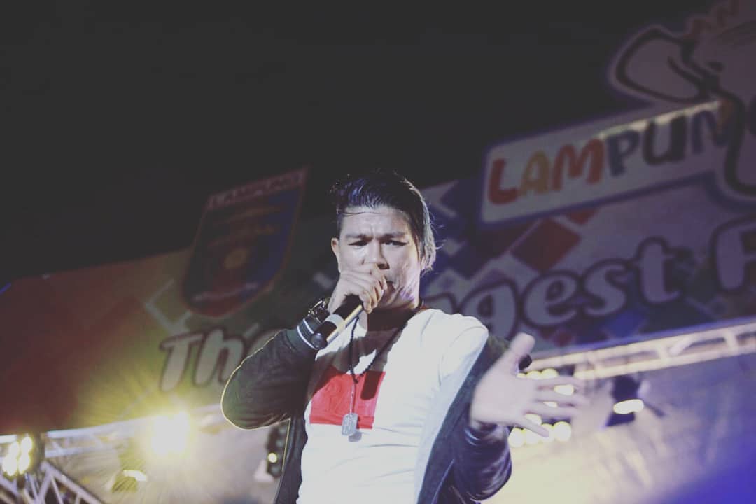 Sisi Lain ''Babang Tamvan