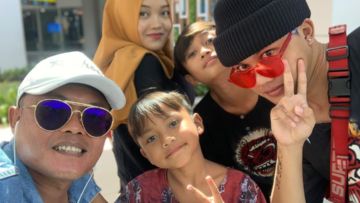 Posting Foto Keluarganya Tanpa Mantan Istri, Begini Reaksi Publik Pada Sule. Nyesek, Bro!