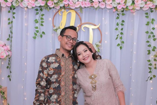 12 Inspirasi Paper Flower untuk Latar Dekorasi Acara Lamaranmu. Cantik Elegan, Bisa Dibikin Sendiri