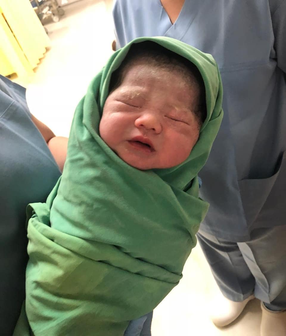 Selamat! DJ Katty Butterfly Lahirkan Bayi Perempuan. Publik Kompak Bilang Mirip Sang Ayah 6 Selamat! DJ Katty Butterfly Lahirkan Bayi Perempuan. Publik Kompak Bilang Mirip Sang Ayah