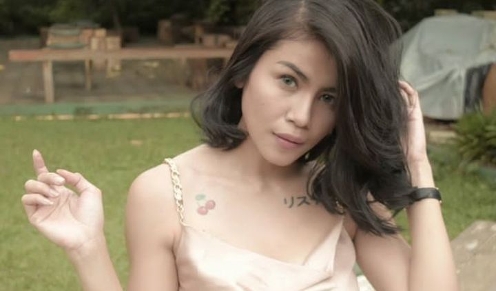 Sering Dinyinyirin, Istri Uus Punya Cara Sendiri Hadapi Haters. Bijak Nih!