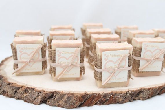 11 Ide Cantik Memasukkan Unsur Kain Goni atau Burlap ke Detail Dekorasi Pernikahan. Unik!