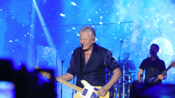 Konser Air Supply di Yogyakarta: Tampil Lebih Elegan dari Kedatangan Pertamanya<amp-img src=