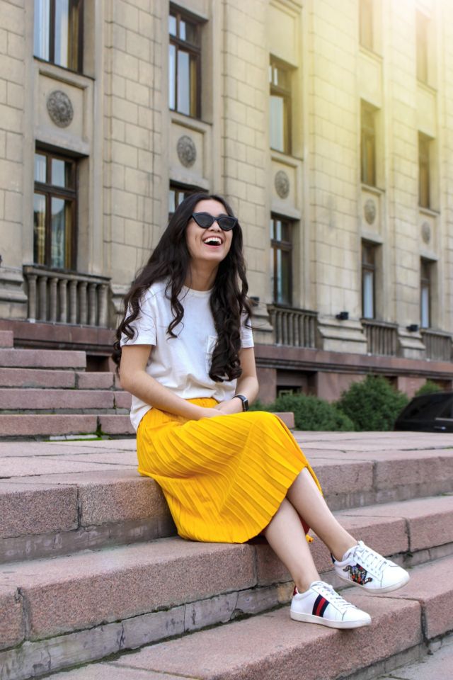 6 Pilihan Outfit Sesuai Perasaanmu Hari Ini. Percaya atau Tidak, Baju Bisa Mempengaruhi Emosi
