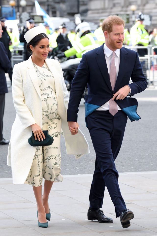 8 Potret Busana Hamil Tua ala Duchess of Sussex, Meghan Markle. Simpel tapi Elegan Maksimal! 17 8 Potret Busana Hamil Tua ala Duchess of Sussex, Meghan Markle. Simpel tapi Elegan Maksimal!