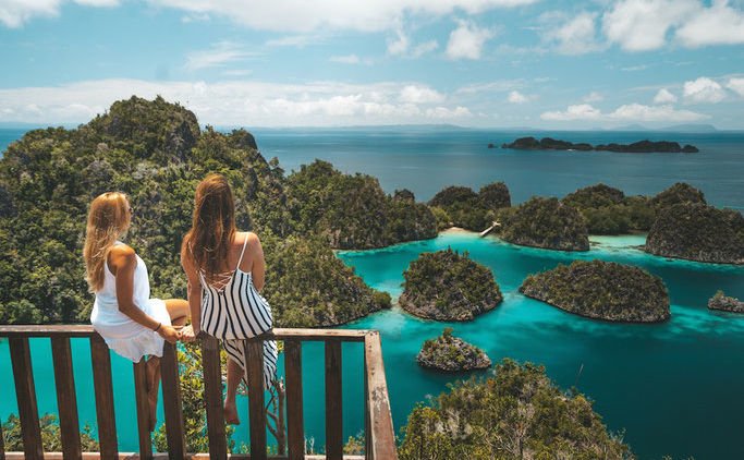 Jelajahi Indahnya 8 Destinasi Wisata Hits di Sorong, Papua Barat. Tanah Papua Memang Tanah Surga!