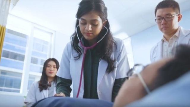 Jadi mahasiswi kedokteran itu berat, tapi aku cinta
