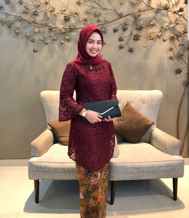 kebaya lamaran hijab modern