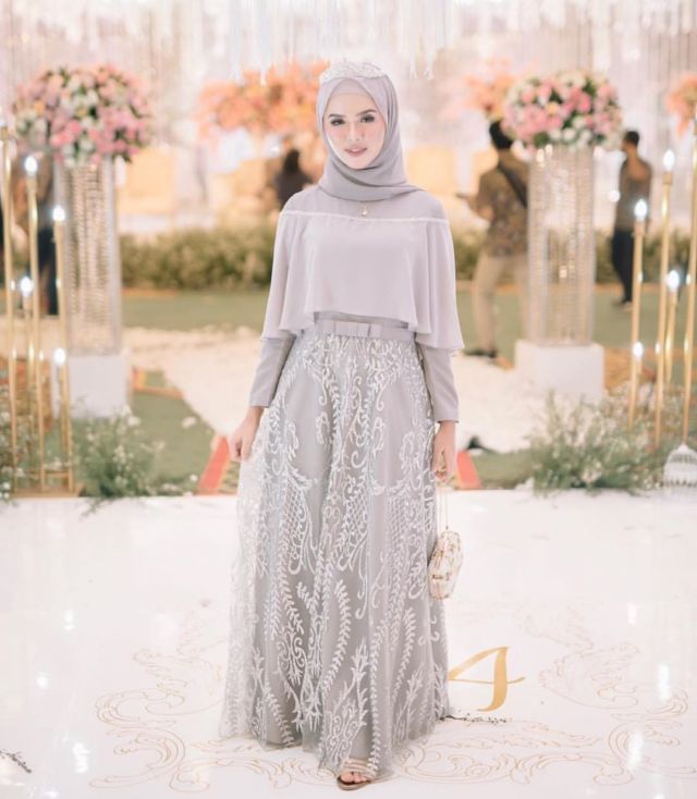 kebaya lamaran hijab modern