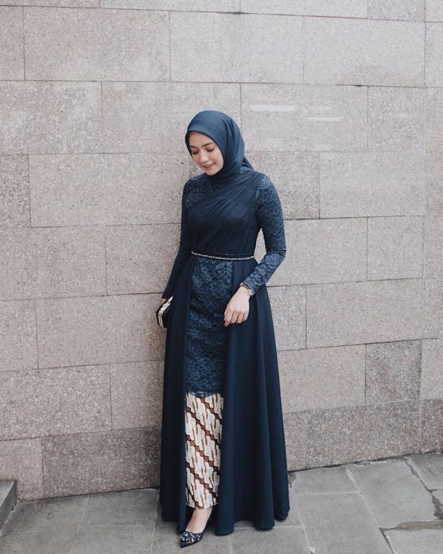 kebaya lamaran hijab modern