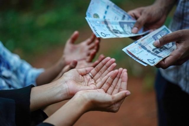 perbedaan zakat fitrah dan zakat mal