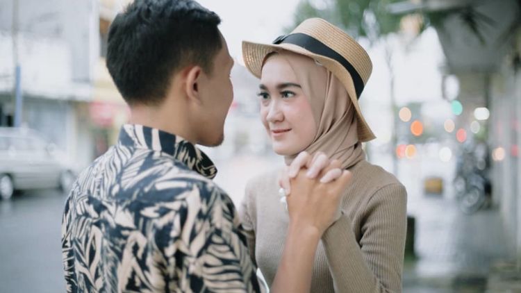 Kini Biarkan Aku Mencintaimu dengan Caraku Sendiri, dengan Memohon Kepada Sang Pemilik Hatimu