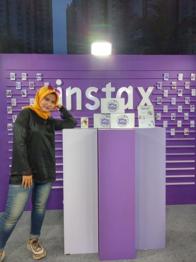 Kolaborasi OPPO dan Instax