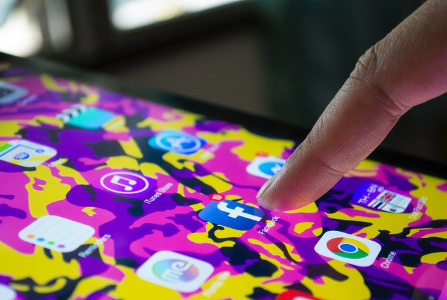 Demokrasi di Indonesia; Peran Media Sosial Dalam Proses Demokrasi