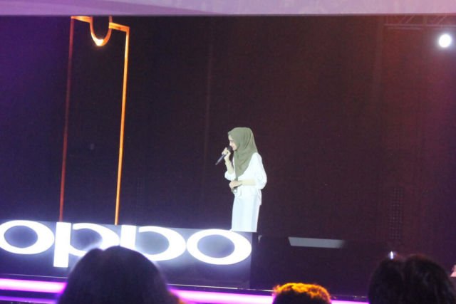 Bela Almira pada Acara 1001 Night With OPPO F11