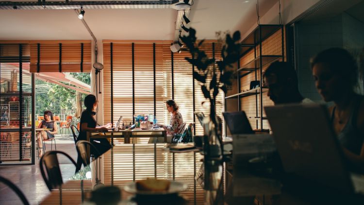 Kedai Kopi dan Coffee Shop Pengiring Kehidupan Kaum Urban Milenial