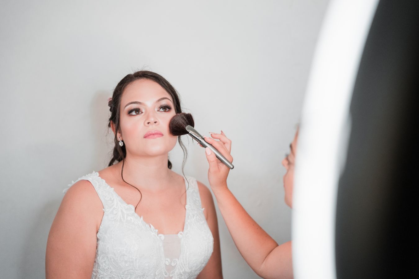 9 Aturan Umum Make-up yang Seringnya 'Didobrak' Para MUA Kondang. Hmm, Pantas Hasilnya Beda