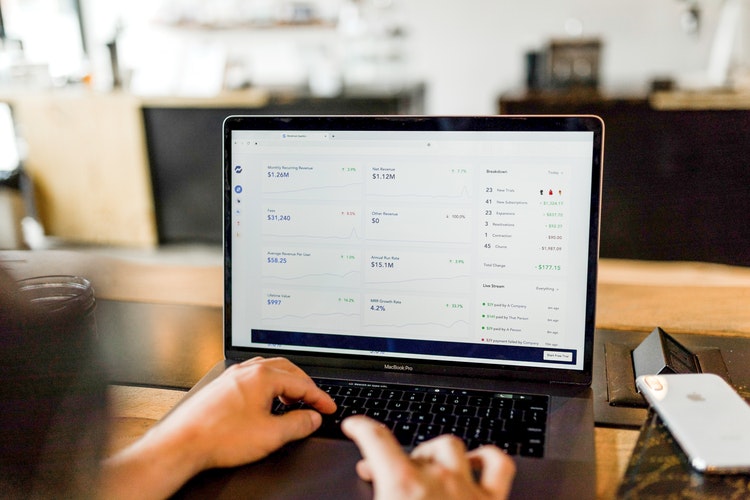 Data Pribadi Diperjualbelikan Secara Online, Bagaimana Bisa Terjadi?