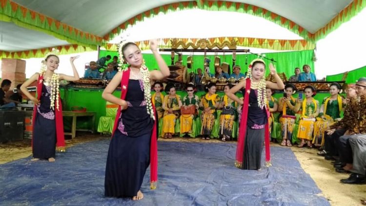 Pagelaran Langen Tayub, Antara Pelestarian dan Penyimpangan