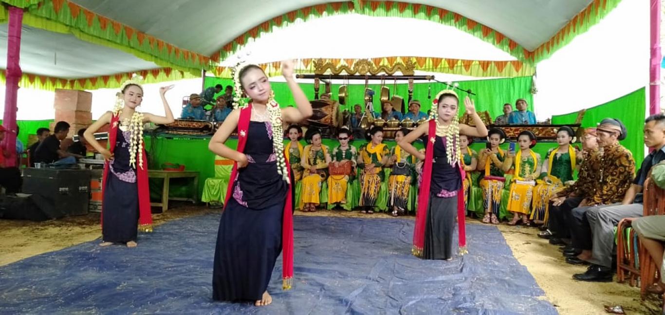 Pagelaran Langen Tayub, Antara Pelestarian dan Penyimpangan