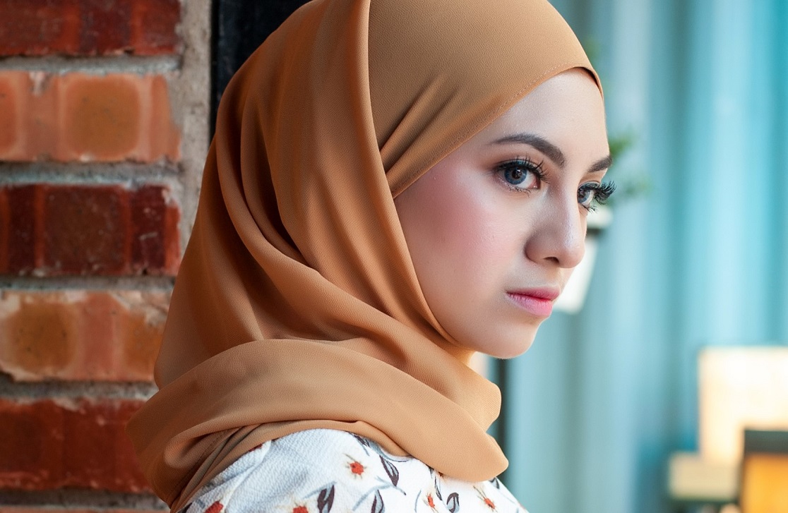 Mulai Puasa Perdana, Ini 5 Produk Make-up yang Bisa Kamu Andalkan untuk Glowing Seharian