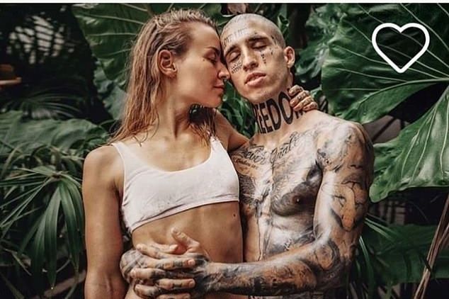 Pasangan Selebgram Ini Minta Sumbangan Online untuk Liburan ke Afrika, Netizen: Mending Cari Kerjaan!