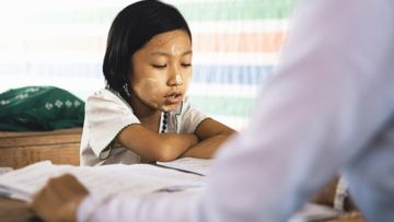 Timpangnya Pendidikan di Indonesia Membuat Anak Indonesia Rela Bekerja