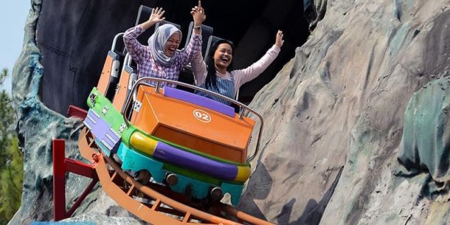 Bersenang-senang bersama sahabat