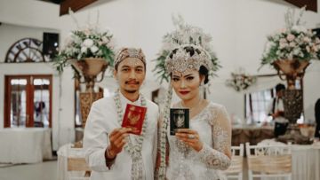 Fiersa Besari Menikah dengan ‘Mbak Kroya’ ala Adat Tradisional Sunda, Ini 7 Detail Pernikahannya!