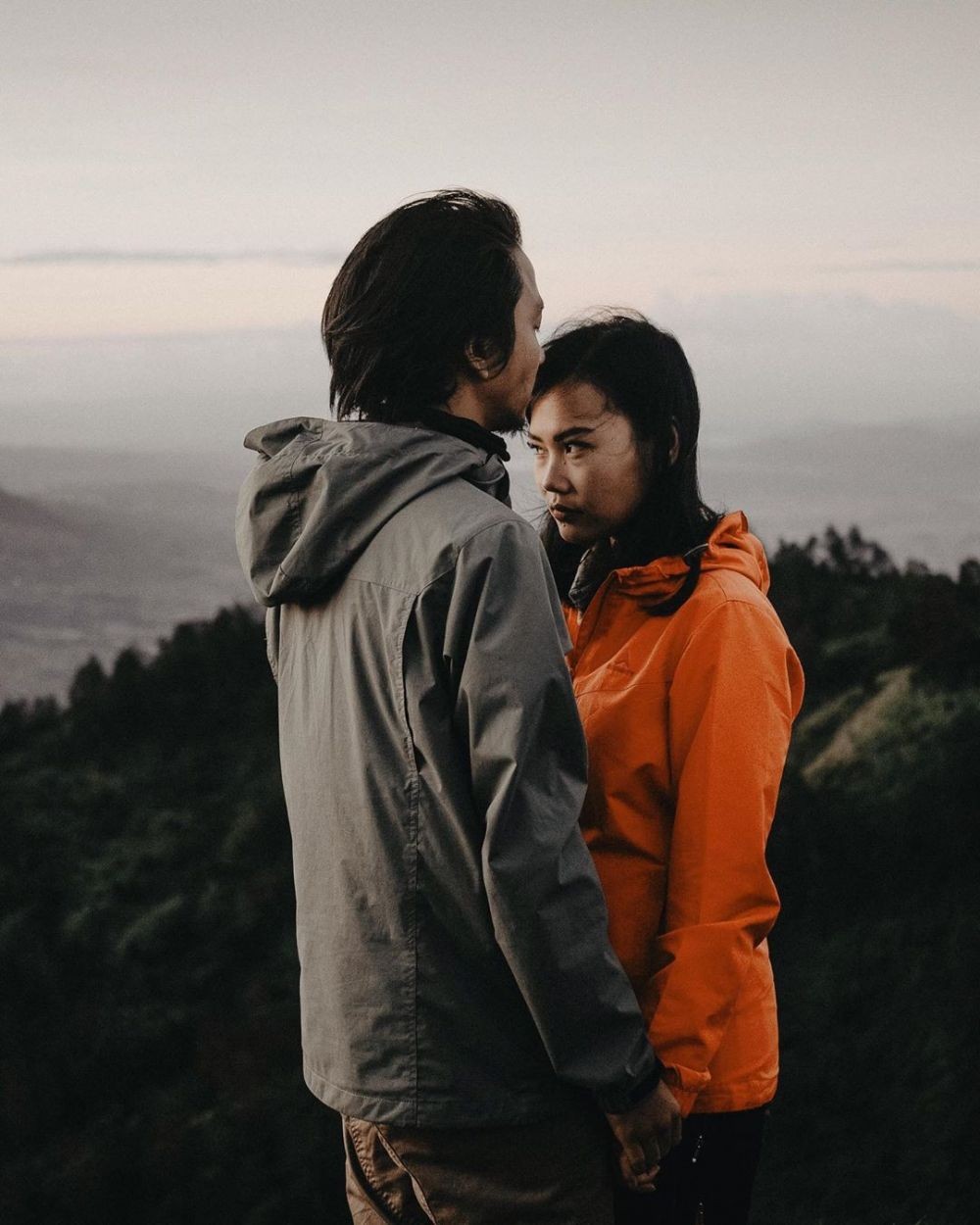 Inilah 5 Tempat Epic! Prewedding Fiersa Besari dan Aqia dalam Video Clipnya