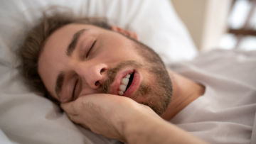 6 Cara Mengatasi Tidur Mangap Tanpa Harus Pakai Plester di Mulut