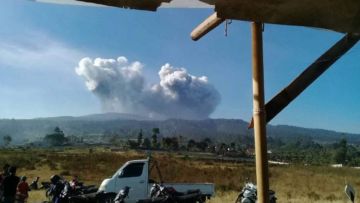 Gunung Tangkuban Parahu Meletus. Begini Rekaman Video Detik-detik Saat Gunung Ini Erupsi!