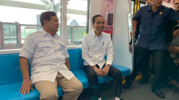 Jokowi dan Prabowo Bertemu di MRT, Keakrabannya ‘Tampar’ Para Pendukung yang Masih Berseteru