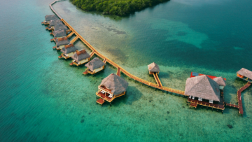 Selain Maldives, 10 Resort di Atas Air Ini Bikin Betah Sih. Ajak Pasangan Kamu Menginap ke Sana!