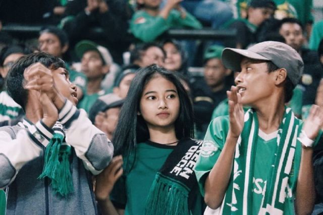 ladies tribun 