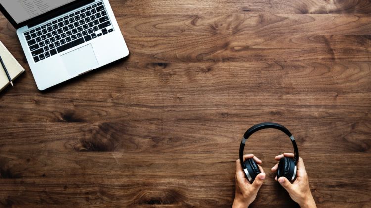 4 Gadget Low Budget Ini Bakalan Bikin Kamu Terlihat Hightech tanpa Membuat Dompet Bokek!