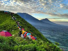 Ingin Naik Gunung? Berikut 5 Gunung yang Cocok Buat Para Pendaki Pemula
