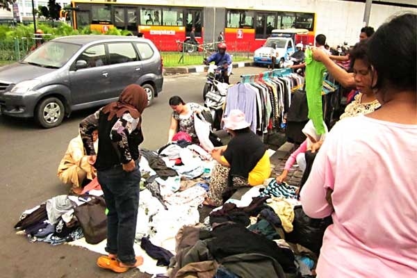 Nggak Perlu Mahal Buat Bergaya. Coba Beli Outfitmu di 5 Tempat Thrift Shopping Pakaian di Jakarta Ini 5 Google