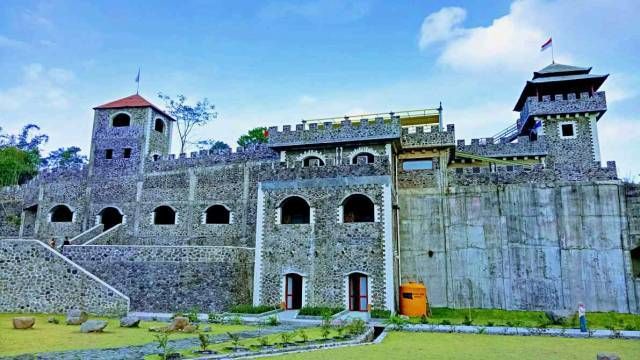 Miniatur Benteng Takeshi