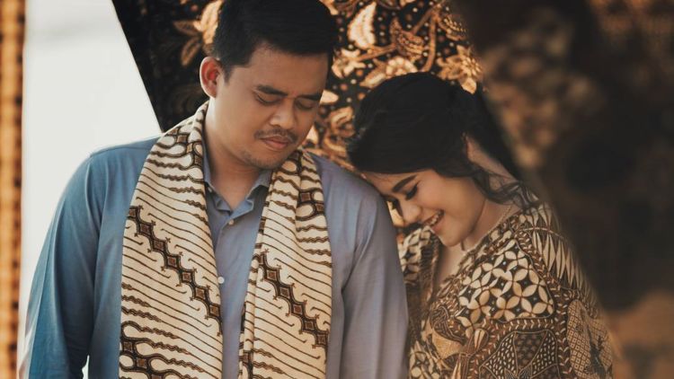 7 Langkah Mencuci Baju Batik Biar Warnanya Nggak Mudah Pudar. Please, Jangan Asal!