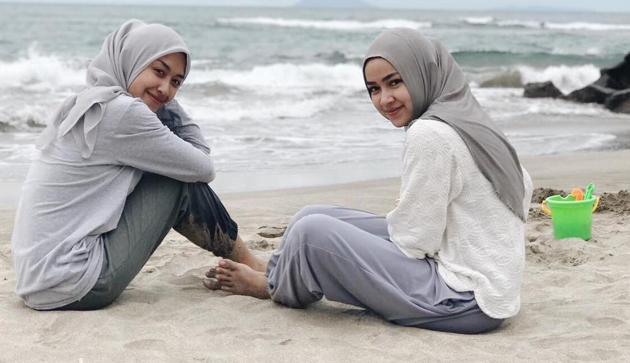8 Cara Mencukupi Kebutuhan Vitamin D bagi Cewek Berhijab. Tenang, Caranya Enak-enak Kok!
