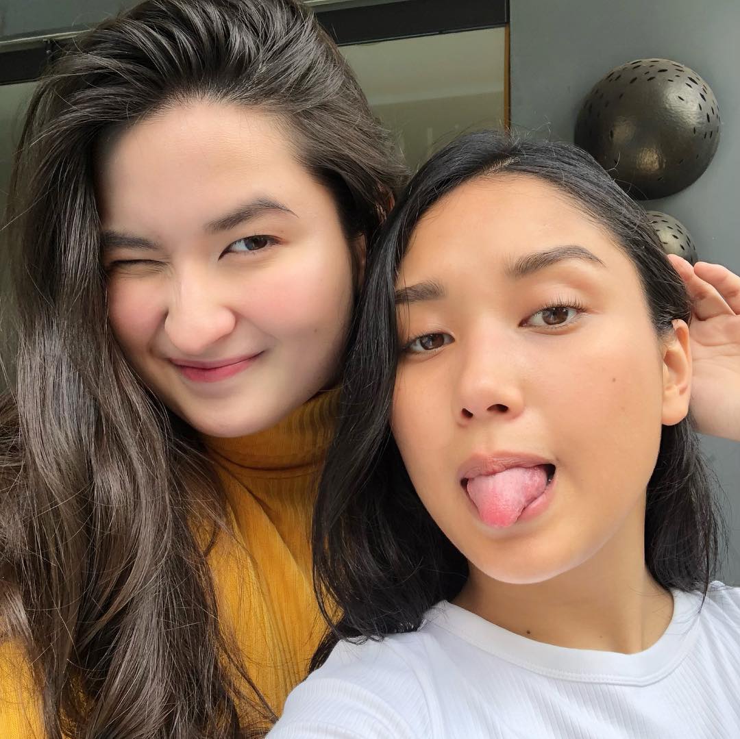 pose selfie